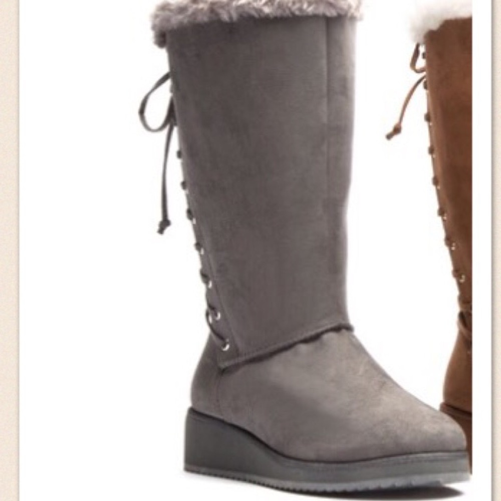 New in box  Grey Micro suede women's boots sz 8.5 M - Picture 3 of 3